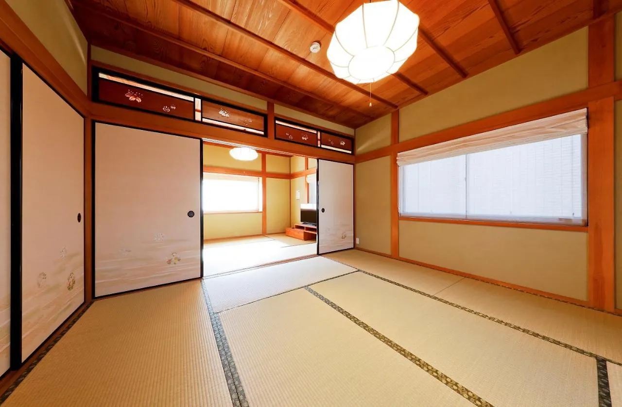 Holiday home 庭之宿 新大阪日本庭園の家 -Residence Inn Niwanoyado- Japan