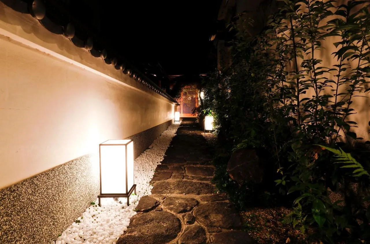 Holiday home 庭之宿 新大阪日本庭園の家 -Residence Inn Niwanoyado- Japan